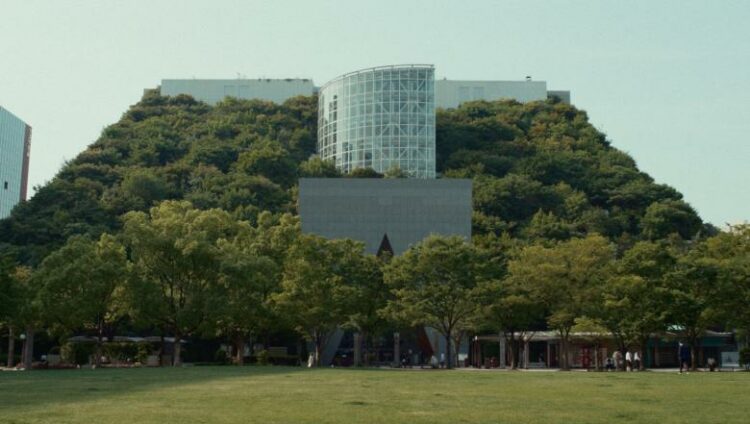 "Verde sobre gris" con estreno este jueves, es un documental que explora la revolución de la arquitectura ecológica a través de cuatro proyectos diseñados por Emilio Ambasz.