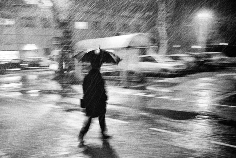 Avanzamos bajo la tormenta perfecta.