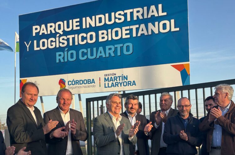 Llaryora pasó el jueves en la capital alterna, antes de la Cumbre de gobernadores.