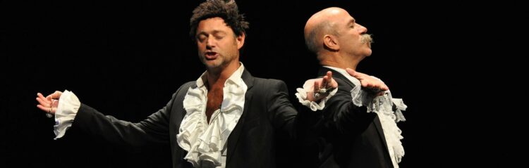 Pedro Paiva y Alejandro Orlando, los creadores detrás de esta experiencia, redefinen el concepto de teatro con una puesta en escena minimalista.