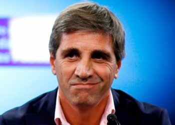 Lousteau criticó a Caputo por “apostar” con los dólares del FMI