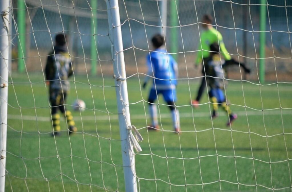 Otro adolescente murió en medio de un partido de fútbol