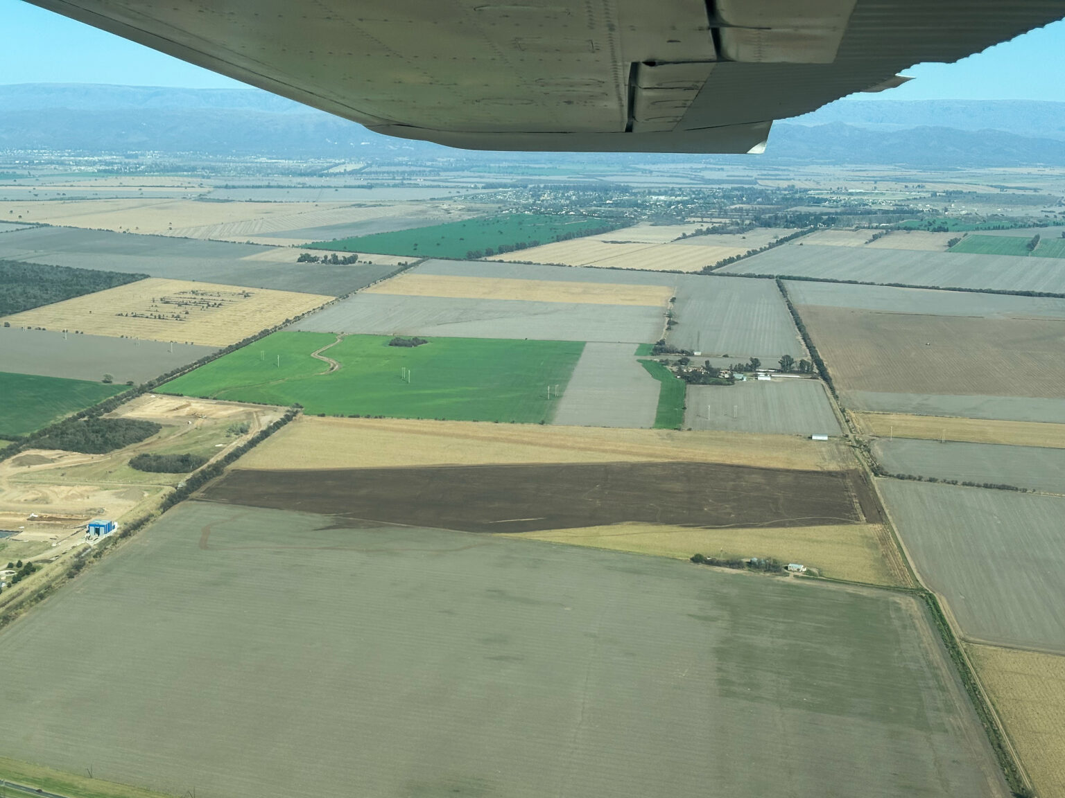 La Dirección Provincial de Aeronáutica sobrevoló las zonas de incendios controlados Vuelo de observación y control.