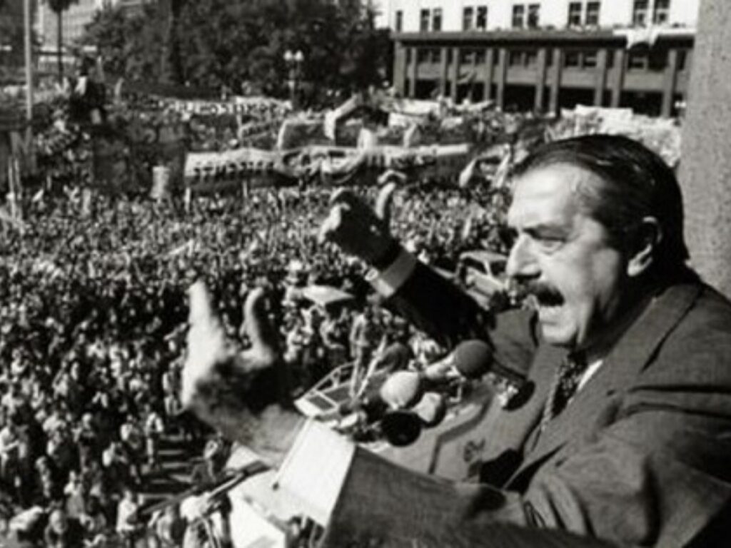A 42 años del retorno a la Democracia: la participación se desvanece A 42 años del retorno a la Democracia: la participación se desvanece