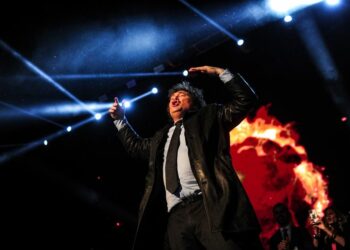 Milei mezcló política, rock y apoyo a Israel en un encendido acto en el Movistar Arena