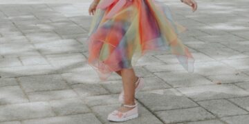 Convocan a familias interesadas en adoptar a una niña