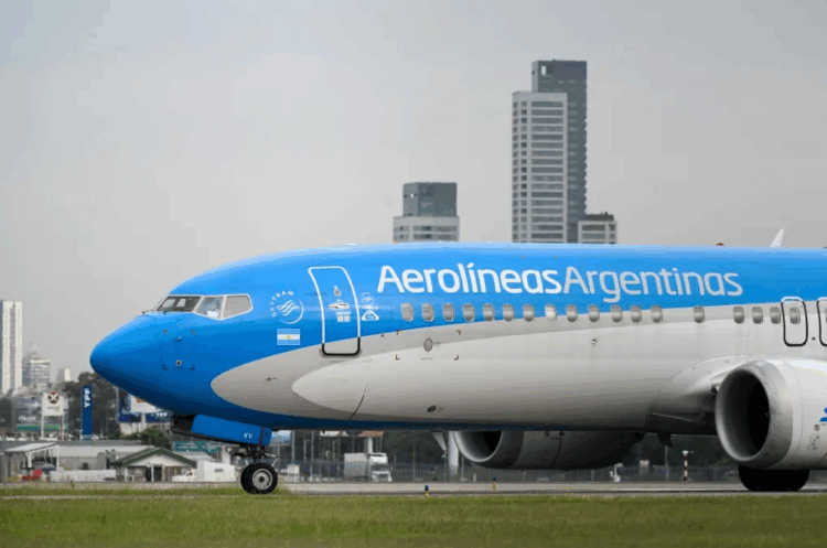 Aerolíneas Argentinas: programan cancelaciones y demoras por paros de pilotos