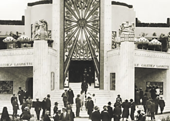 ¡Mucho Cuidado con los Estafadores!