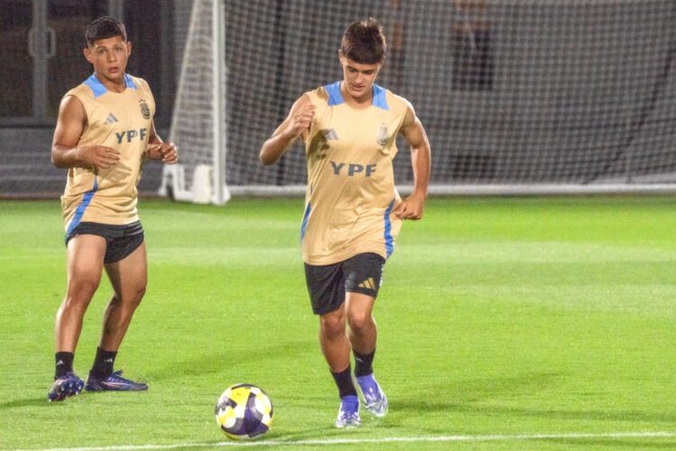 Los chicos irán por el primer título mundialista de Argentina.