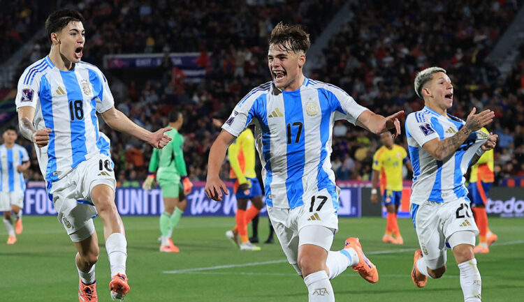 El festejo en el gol de Silvetti.