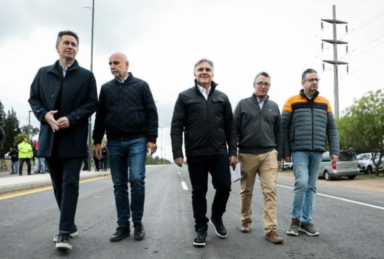 Avenida Padre Luchesse: ya está habilitado su segundo tramo de duplicación de calzada El acto estuvieron el gobernador, Martín Llaryora, el intendente  de Villa Allende, Pablo Cornet, el ministro de Gobierno, Manuel Calvo, y el ministro de Cooperativas y Mutuales, Gustavo Brandán