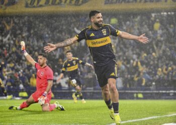 Boca goleó 5-0 a Newell’s y se quedó con la punta de la Zona A