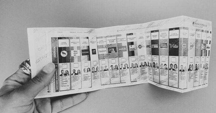 La Boleta Única de Papel (BUP) es el instrumento de votación para todos los procesos electorales nacionales implementado por la ley 27.781.
