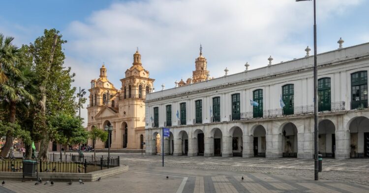 Calor y viento intenso en Córdoba: cómo sigue el tiempo según el SMN este sábado