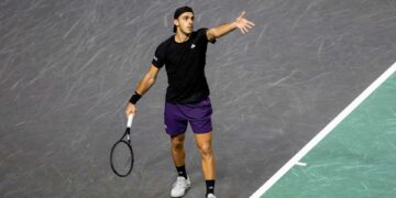 Cerúndolo no pudo sostener el nivel de Sinner y quedó afuera del Masters 1000 de París Cerúndolo no pudo sostener el nivel de Sinner y quedó afuera del Masters 1000 de París