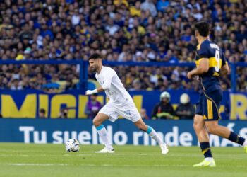 Belgrano ganó 2-1 a Boca en La Bombonera por la decimotercera fecha