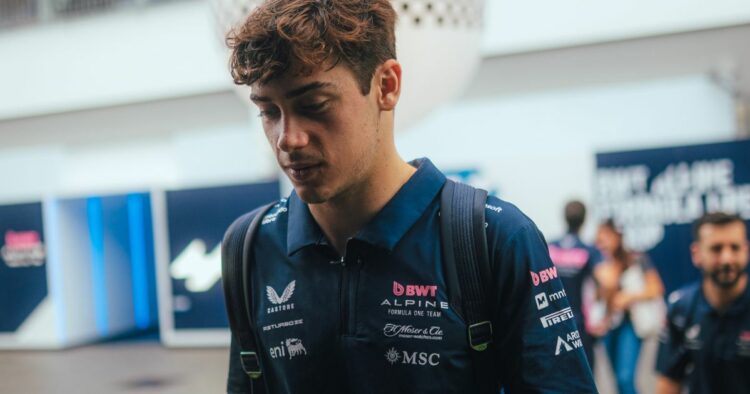 El argentino Franco Colapinto, piloto de Alpine, quedó eliminado en la Q1 del Gran Premio de Singapur tras no lograr marcar un tiempo competitivo.