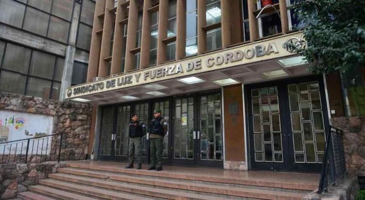 Comenzó el juicio a la cúpula de Luz y Fuerza de Córdoba Los dirigentes del gremio están acusados de asociación ilícita, estafas y lavado de dinero.