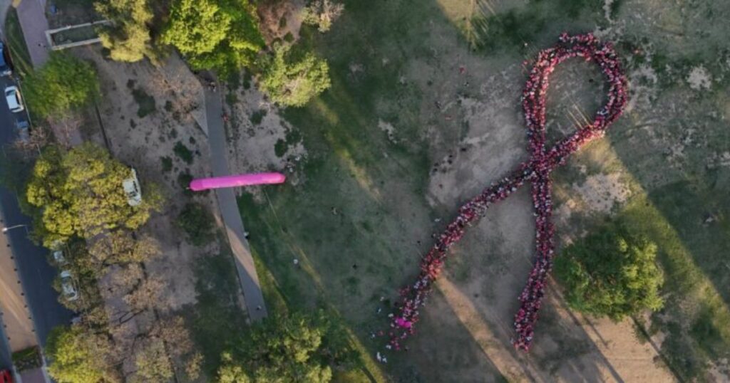 Córdoba se tiñe de rosa: convocan a participar de la caminata y armado del lazo más grande del país