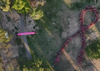 Córdoba se tiñe de rosa: convocan a participar de la caminata y armado del lazo más grande del país
