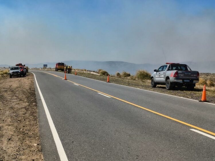 La Policía Caminera realizó el corte porque la visibilidad estaba reducida a raíz del incendio en Quebrada del Condorito.