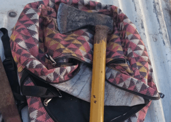 Detuvieron a un hombre que atacó con un hacha y un machete en Villa Allende Parque