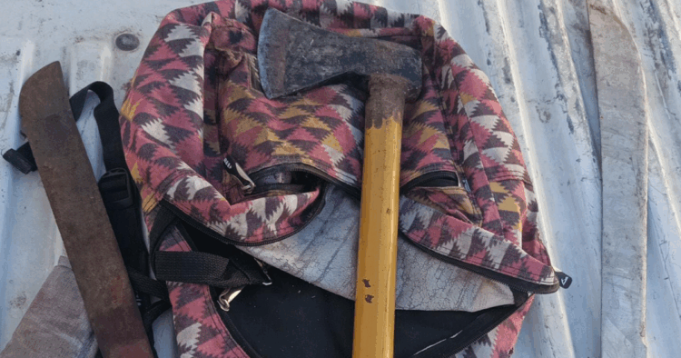 Detuvieron a un hombre que atacó con un hacha y un machete en Villa Allende Parque