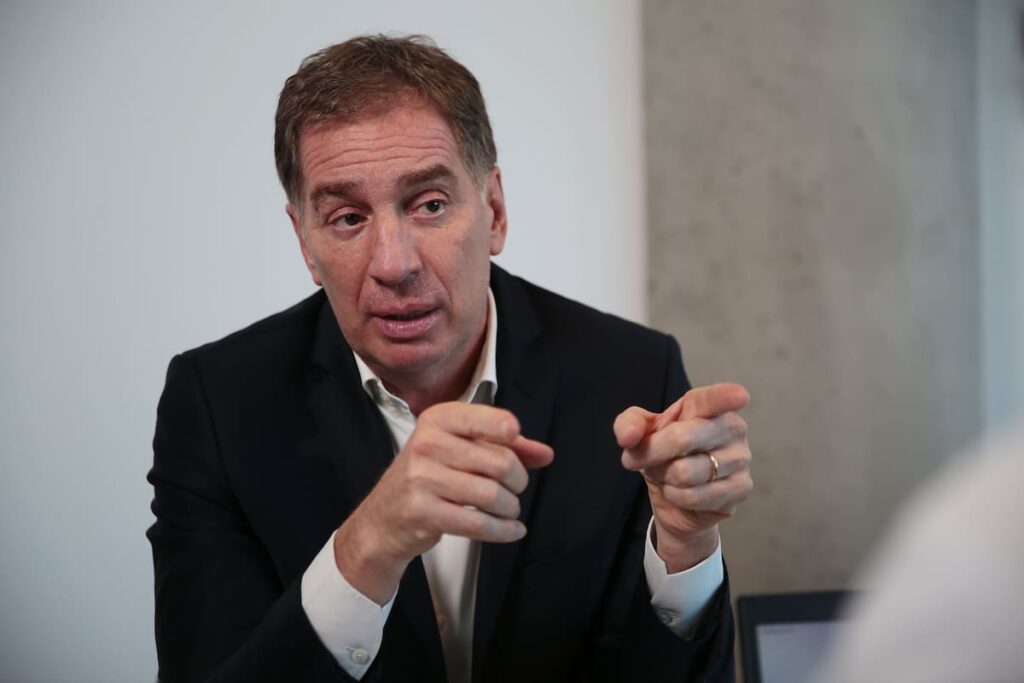 El fiscal dictaminó a favor de que La Libertad Avanza reimprima la cartelería y afiches Diego Santilli encabezará la boleta de La Libertad Avanza