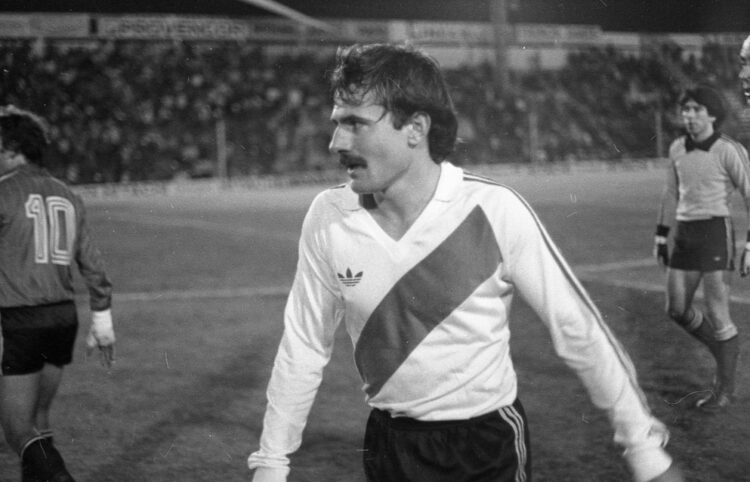 Eduardo Saporiti nació en Alcira Gigena y disputó 338 partidos oficiales con el “Millonario” entre 1976 y 1987.