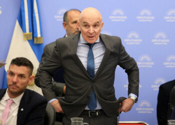 El escándalo Espert, un misil a la línea de flotación de Milei: amplio repudio y pedido de renuncia