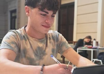 Está orientado a jóvenes, de 16 a 35 años, que residan en la provincia y hayan certificado el Nivel 1 de los cursos dictados en este marco.