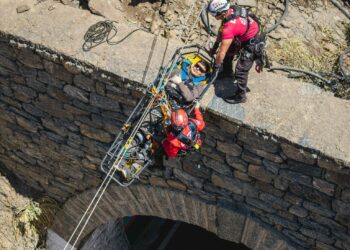 Estas acciones se desarrollan periódicamente a pedido de empresas y organismos locales garantizando una respuesta rápida ante posibles incidente.
