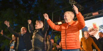 Schiaretti y Llaryora cerraron la campaña en Río Cuarto con críticas al Gobierno nacional y un llamado al federalismo