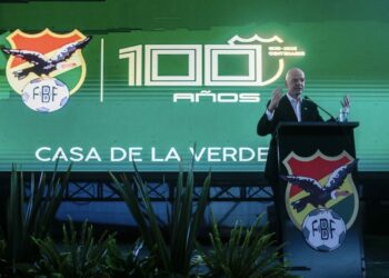Gianni Infantino prometió llevar un mundial a Bolivia