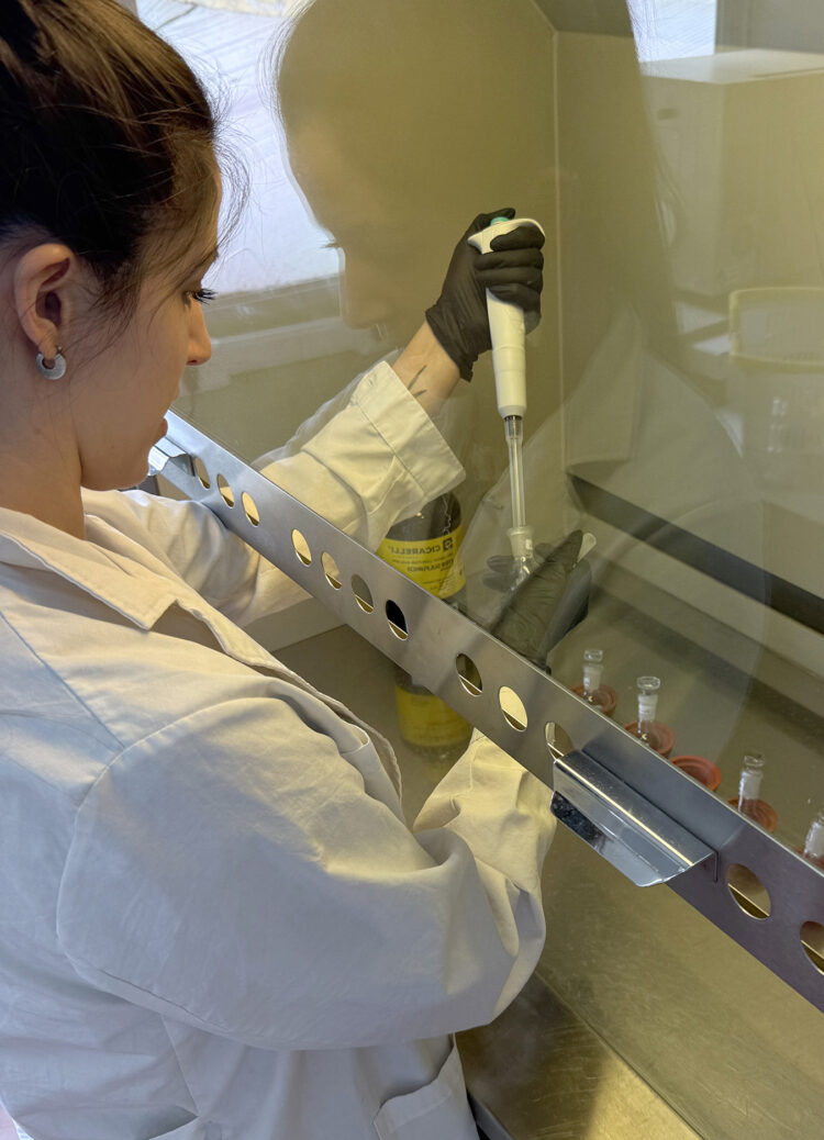 La investigadora local Zoé Del Bel.
Foto: Dirección de Prensa y Difusión, Universidad Nacional de Río Cuarto.