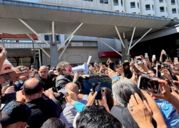 Incidentes en Santa Fe durante la visita de Milei: enfrentamiento entre militantes