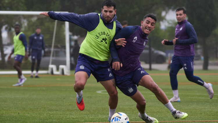 Incógnitas en Talleres para enfrentar a Vélez El plantel de Talleres se entrenó en el CARD.