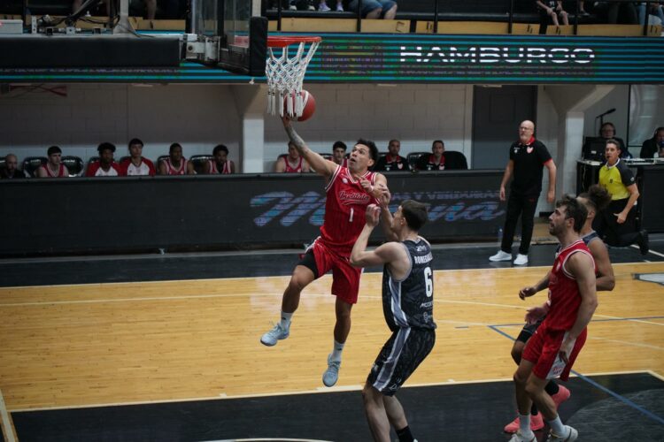 Instituto llega a este encuentro luego de vencer 73-71 a Olímpico La Banda.