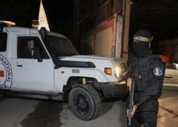 Israel denuncia que uno de los cuerpos entregados no es de un rehén