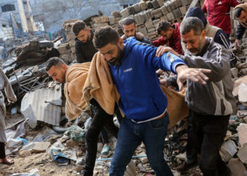 Israel lanzó un ataque “selectivo” tras anunciar que reanudaba el alto el fuego