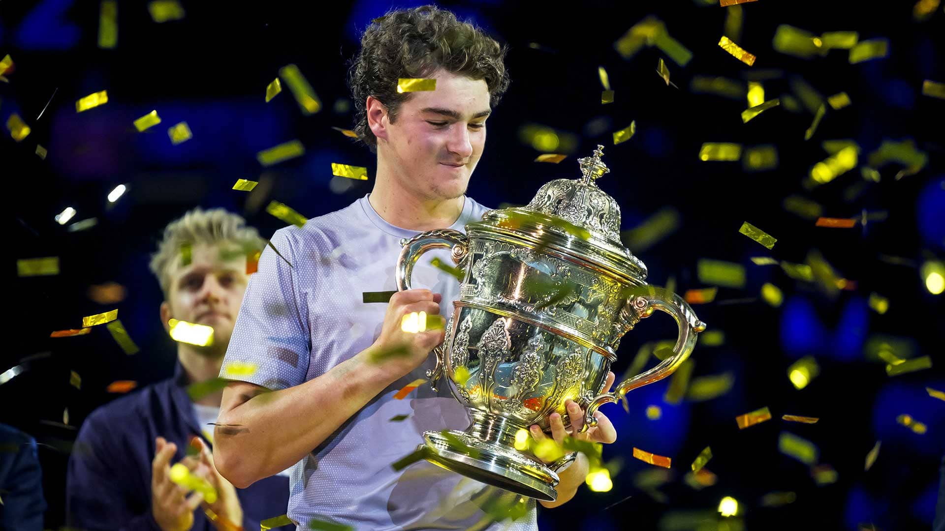 Jannik Sinner le ganó la batalla a Zverev y se quedó con el ATP 500 de Viena Jannik Sinner le ganó la batalla a Zverev y se quedó con el ATP 500 de Viena