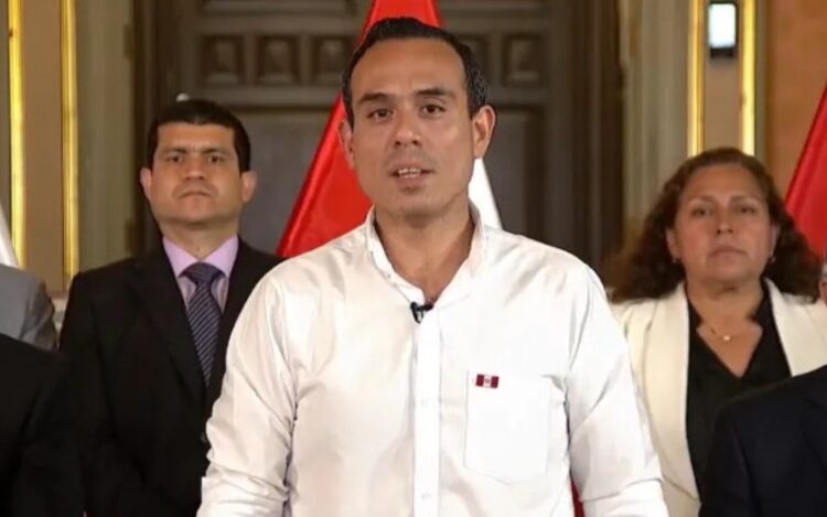 La medida suspende derechos constitucionales y limita la circulación.