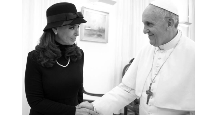 La muerte del Papa Francisco, un punto de inflexión Cristina Kirchner y el Papa Francisco, Aeropuerto de Ciampino, 17-03-2014.
