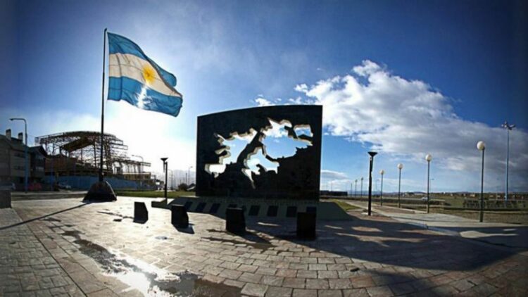 Las Malvinas deben ser desmilitarizadas