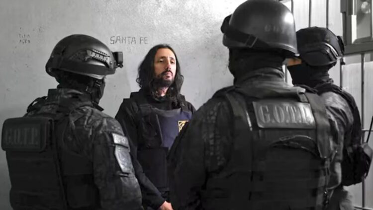 Laurta se encuentra detenido en una celda individual de máxima seguridad en la cárcel de Cruz del Eje.