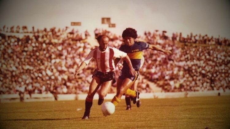 Maradona: Córdoba celebra al astro en el 65° aniversario de su nacimiento Una de las fotos que recuperó Instituto para homenajear a Maradona en su 65°  aniversario.