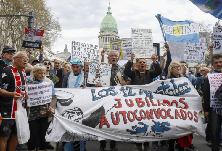 Incidentes en la protesta de los jubilados frente al Congreso de la Nación