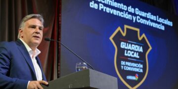 El gobernador Martín Llaryora encabezó la entrega de vehículos 0 km, armas menos letales y chalecos balísticos para 130 localidades.