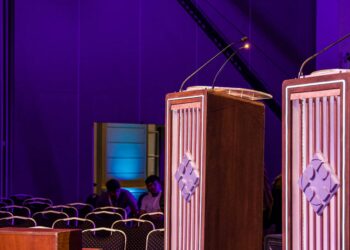 Mientras las élites políticas parecen alimentar la división, la ciencia del comportamiento busca entender cómo recuperar la conversación democrática.