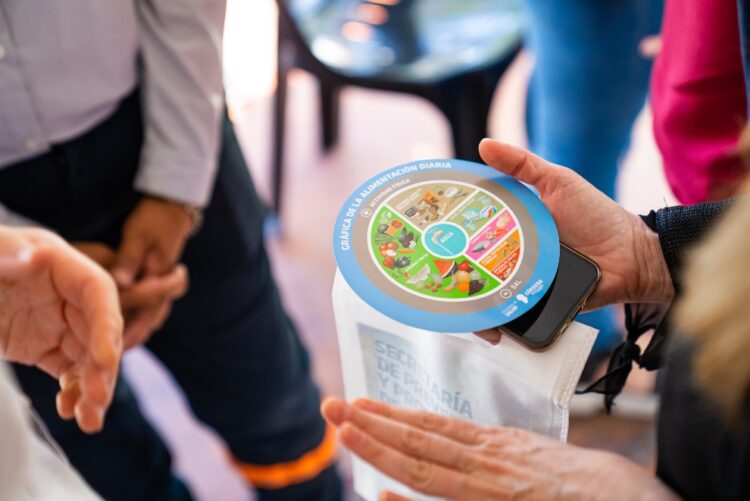Organismos internacionales subrayan la importancia de dietas saludables, la reducción de desperdicios y la protección de los suelos, el agua y la biodiversidad en la producción.